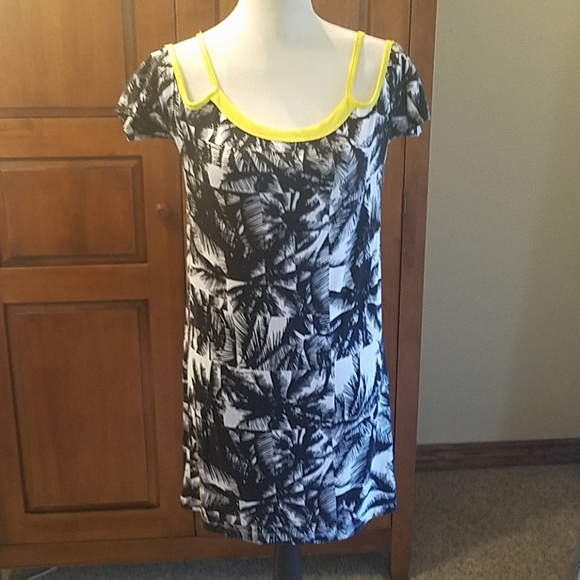 Fabletics cold shoulder rayon blend Tina exercise dress - Picture 4 of 8